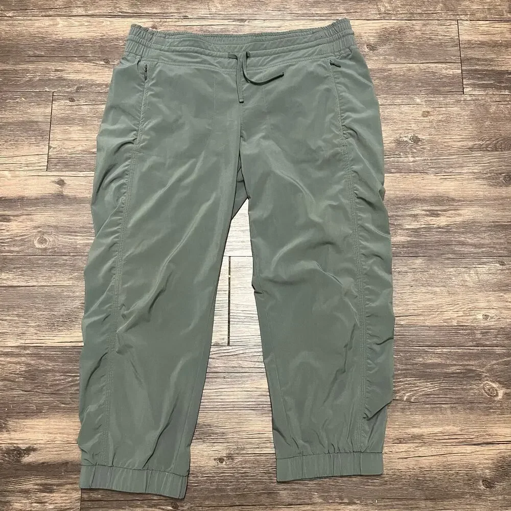 Athleta Women’s La Viva Crop Jogger Size 10 Sage Green Stretch Ankle Pants EUC - Picture 4 of 5